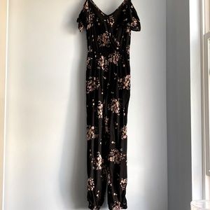 V Neck Ruffle Sleeve Floral Romper